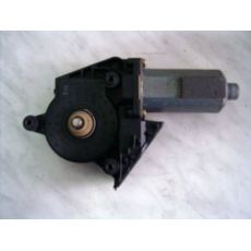 Motorček sťahovania  okien Octavia I  predný  ľavý 0130821731 samostatný Brose