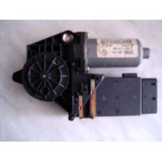 Motorček sťahovania okien Octavia I predný pravý 0130821730 101447-203 Bosch